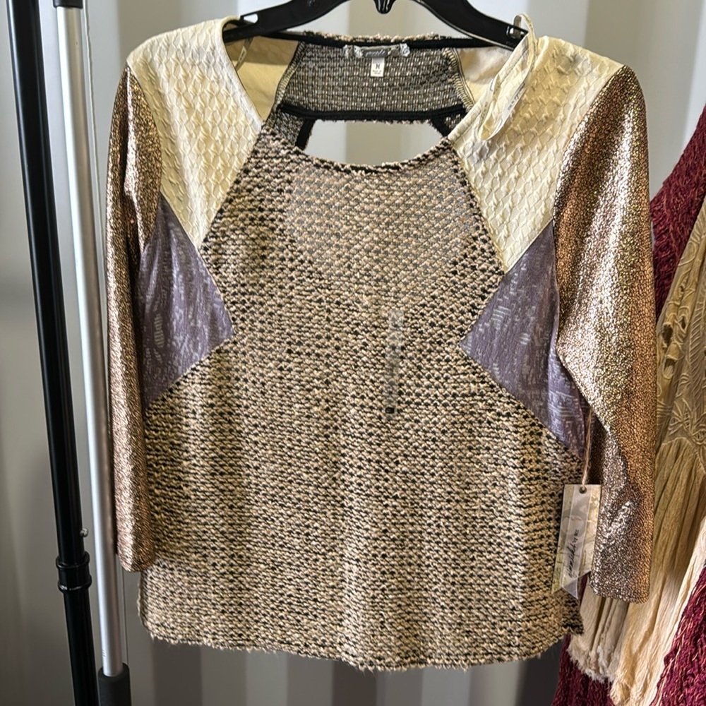 Gimmicks 3/4 sleeve top